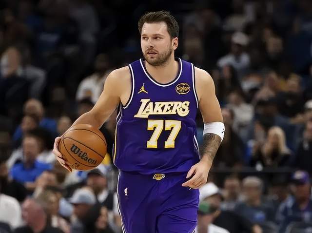 东契奇首节21分追平哈登并列历史第三