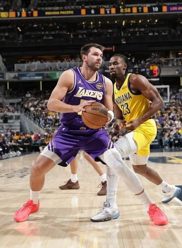 东契奇首节21分追平哈登并列历史第三