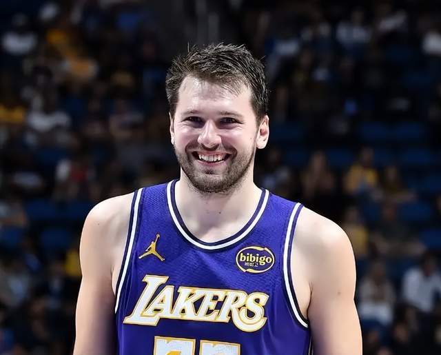 东契奇首节21分追平哈登并列历史第三