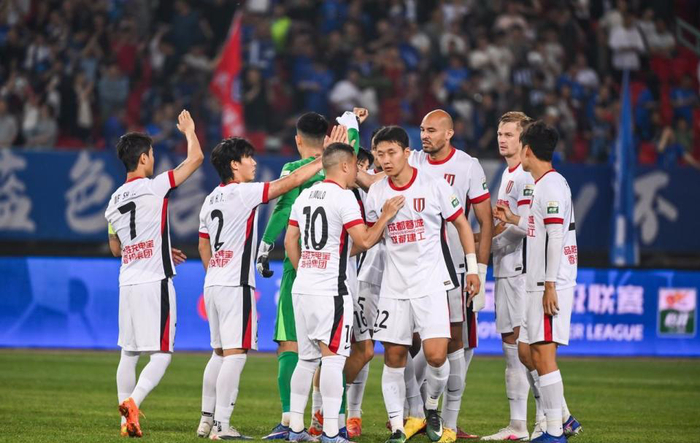 中超第6轮战报：蓉城三连胜领跑，申花扣分仍居